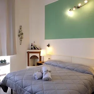 Residenza Le Rondini Guest house